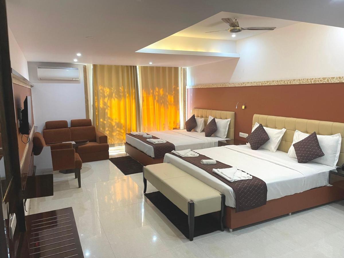 Hotel Goa Continental Arpora Ngoại thất bức ảnh