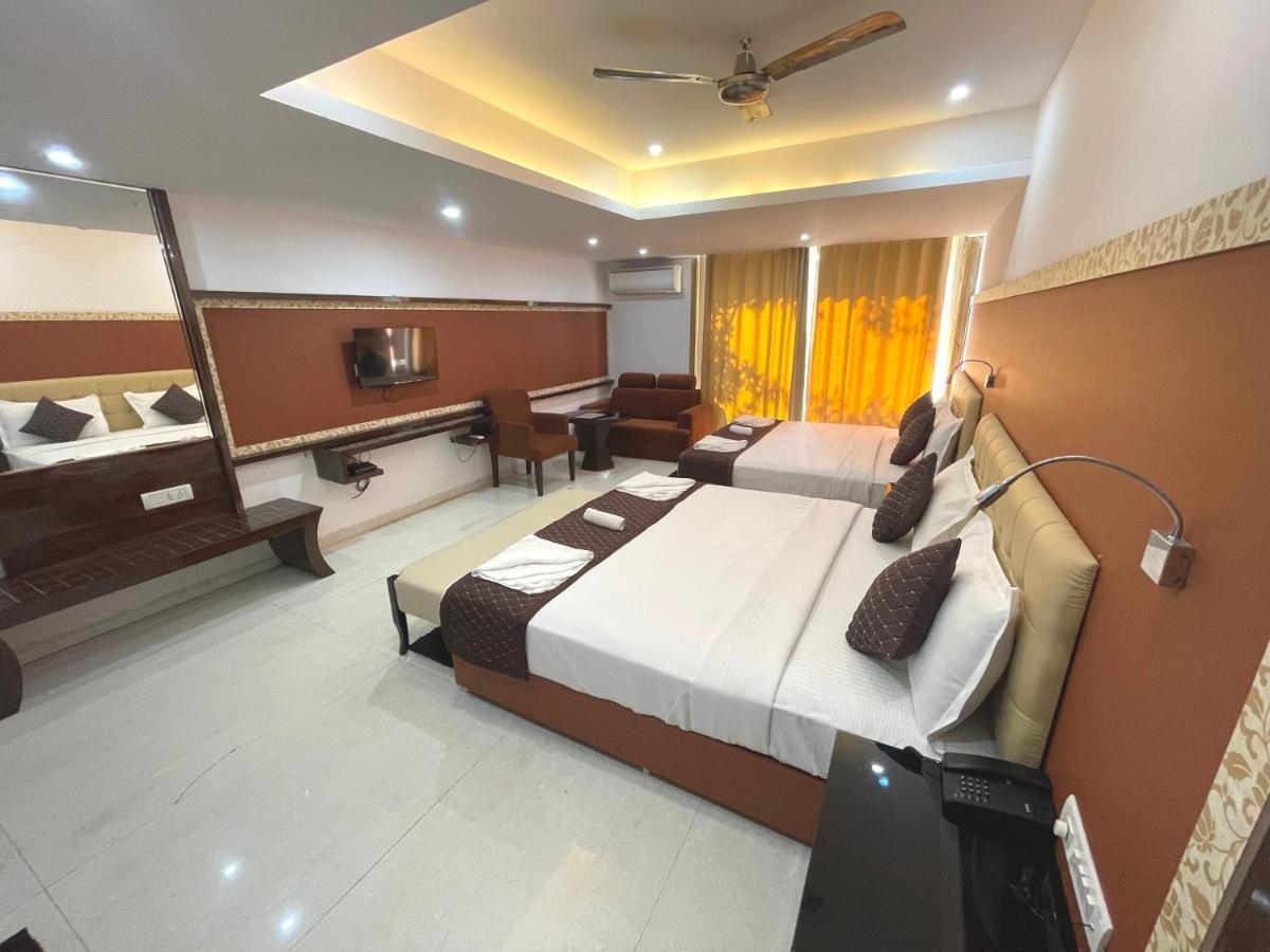 Hotel Goa Continental Arpora Ngoại thất bức ảnh