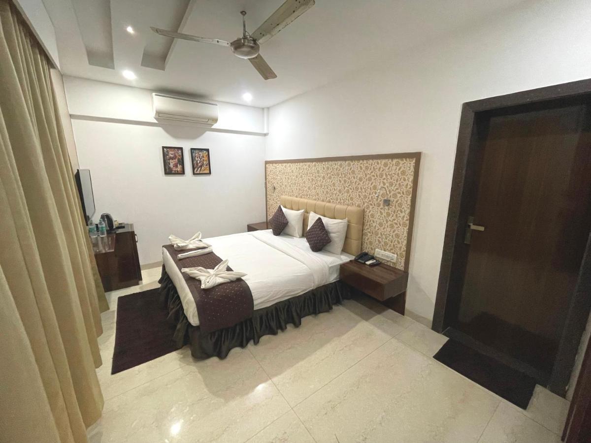 Hotel Goa Continental Arpora Ngoại thất bức ảnh