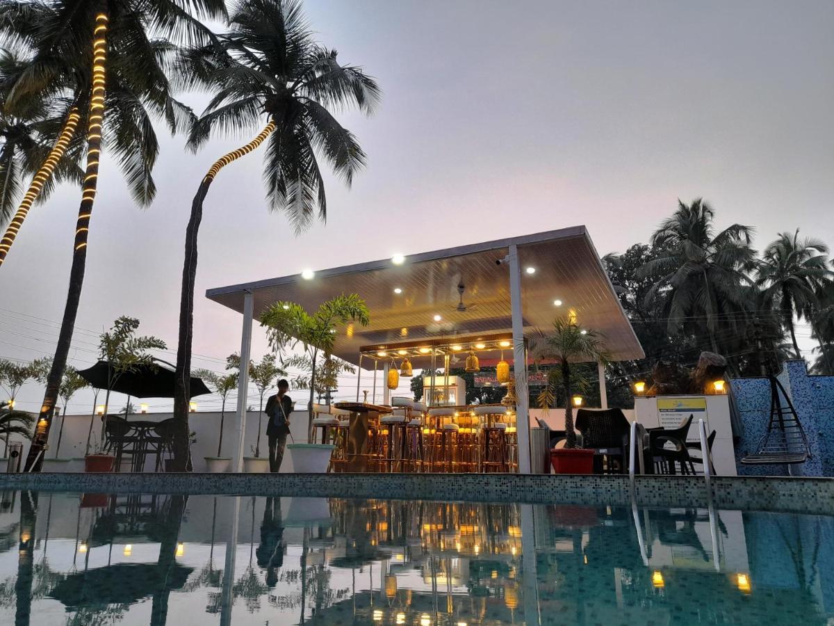 Hotel Goa Continental Arpora Ngoại thất bức ảnh