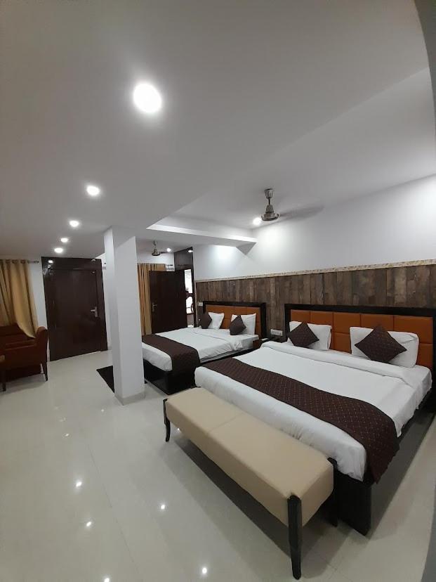 Hotel Goa Continental Arpora Ngoại thất bức ảnh