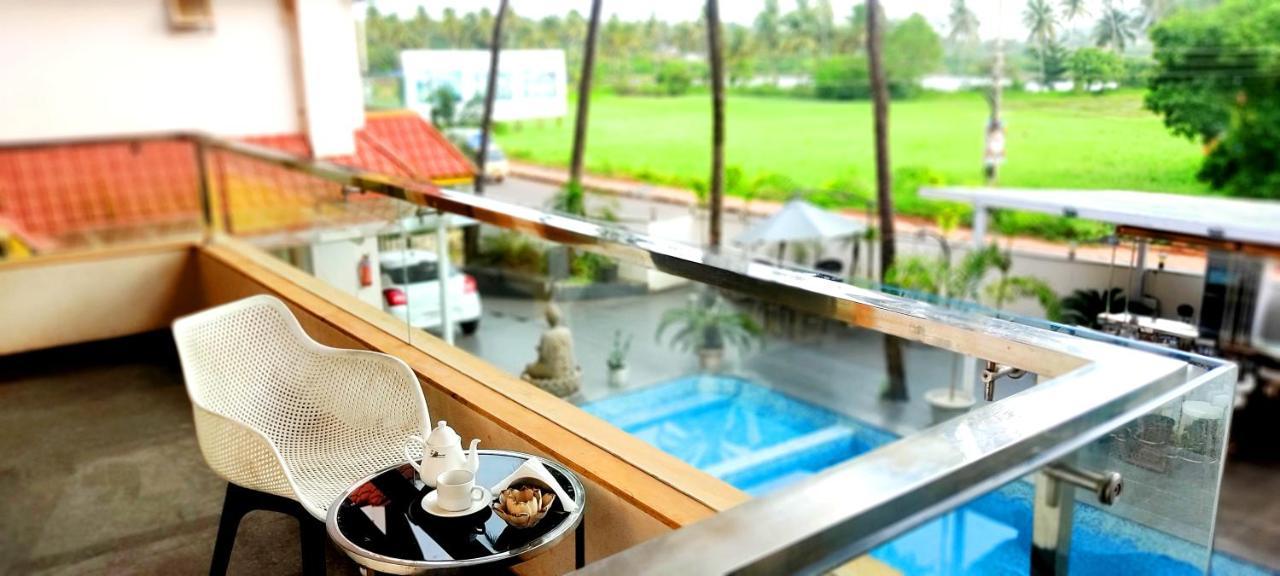 Hotel Goa Continental Arpora Ngoại thất bức ảnh