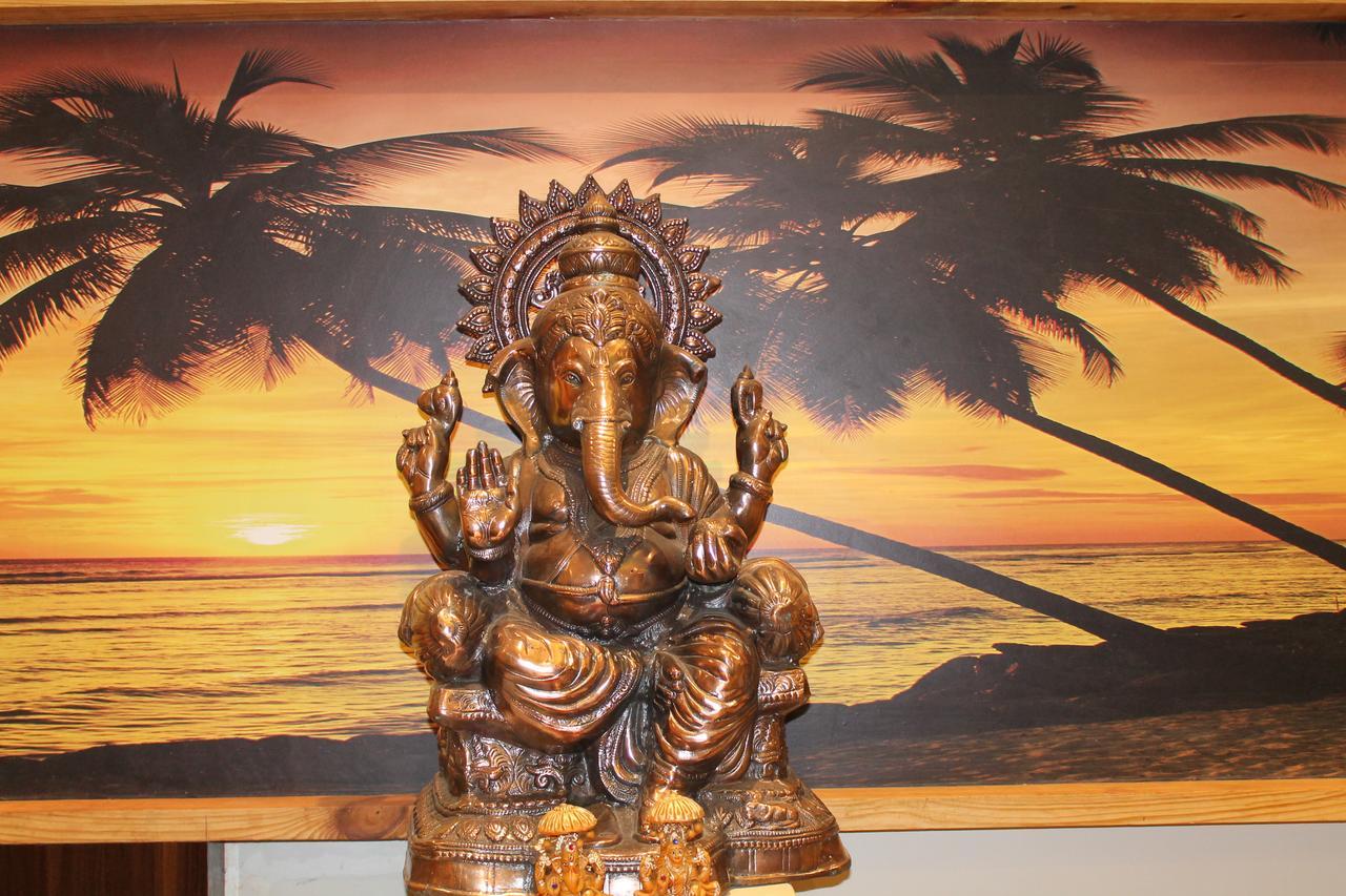 Hotel Goa Continental Arpora Ngoại thất bức ảnh