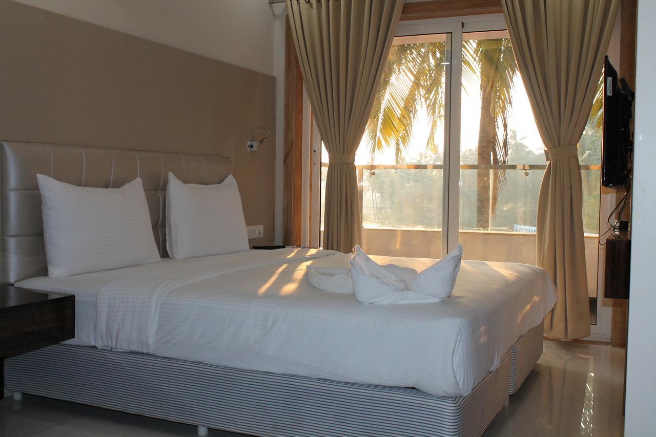 Hotel Goa Continental Arpora Ngoại thất bức ảnh