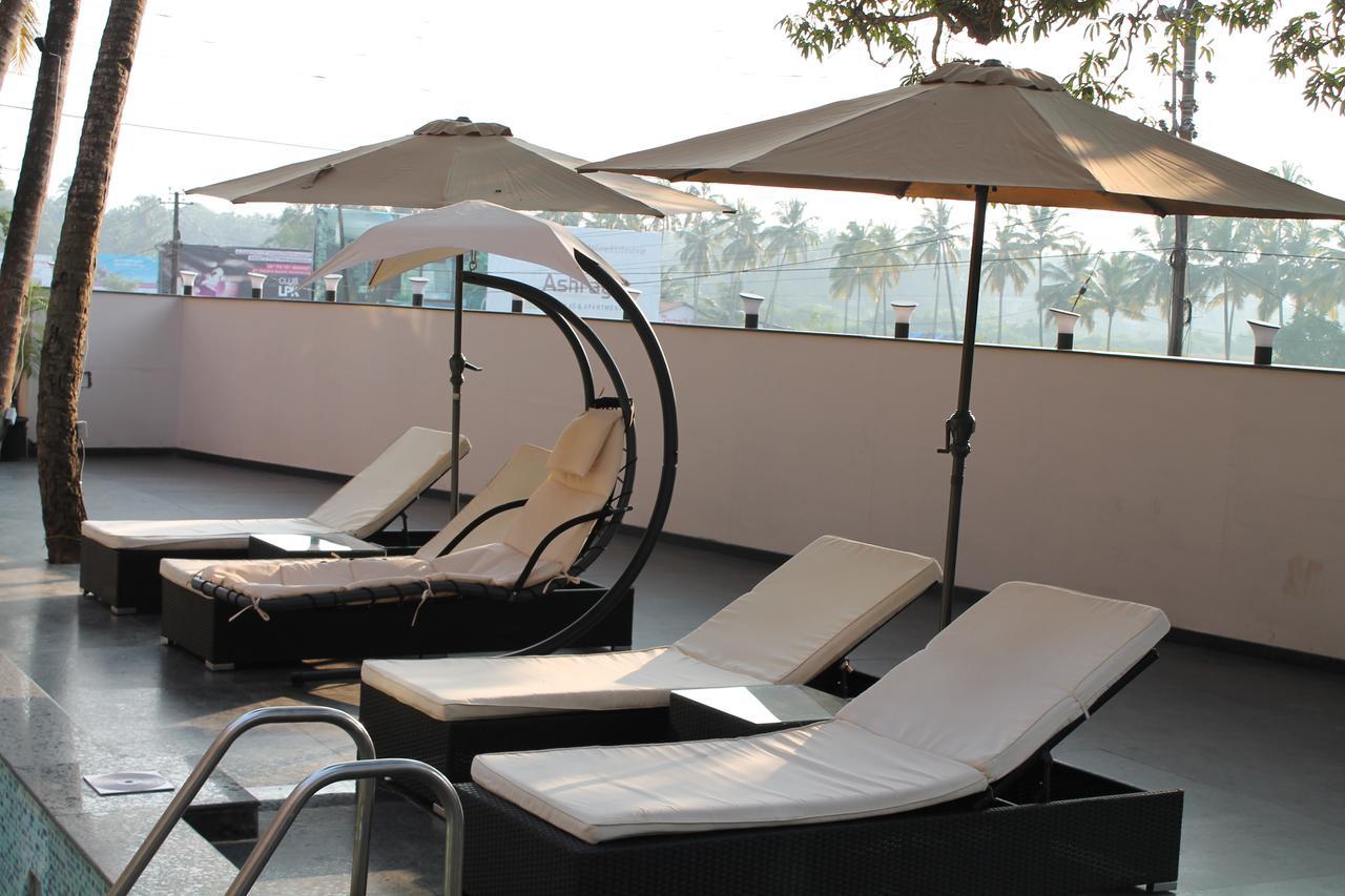 Hotel Goa Continental Arpora Ngoại thất bức ảnh
