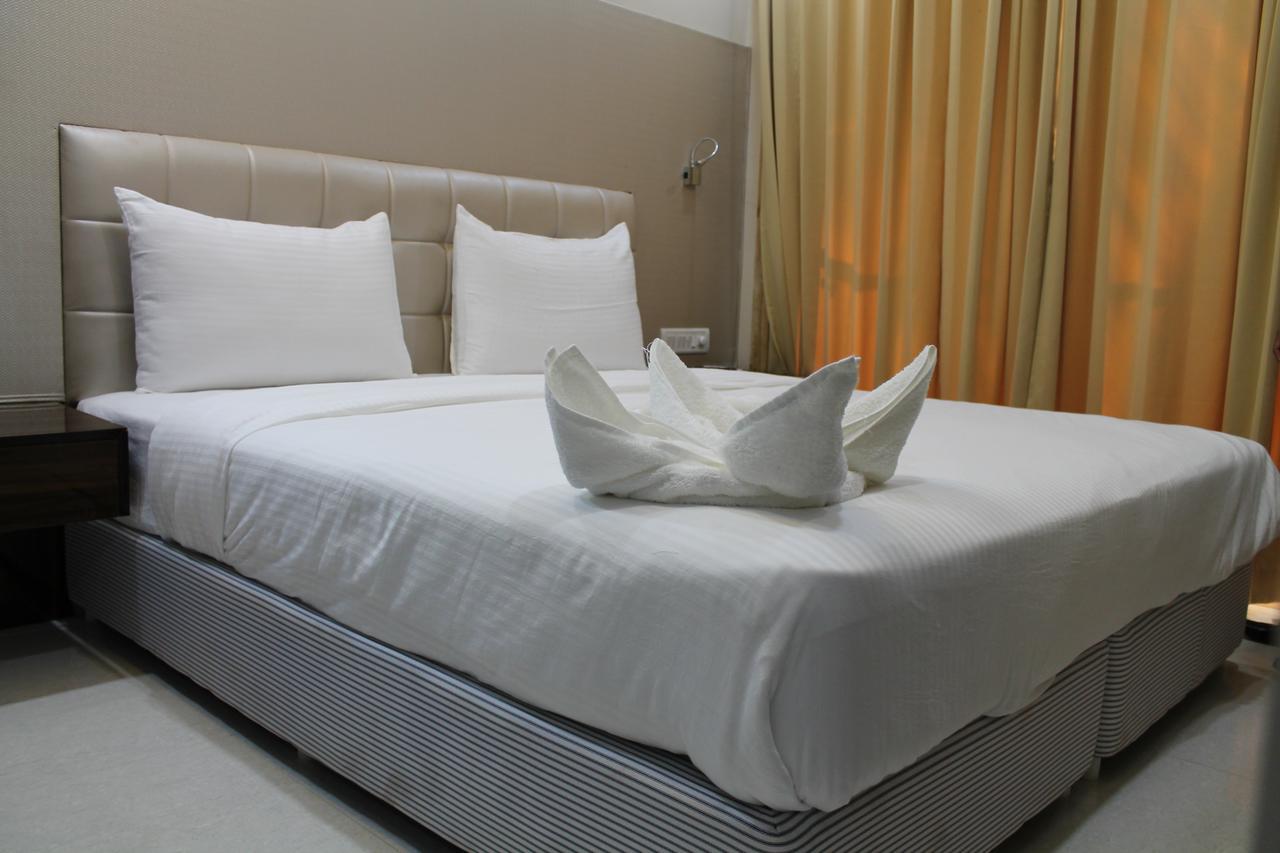 Hotel Goa Continental Arpora Ngoại thất bức ảnh