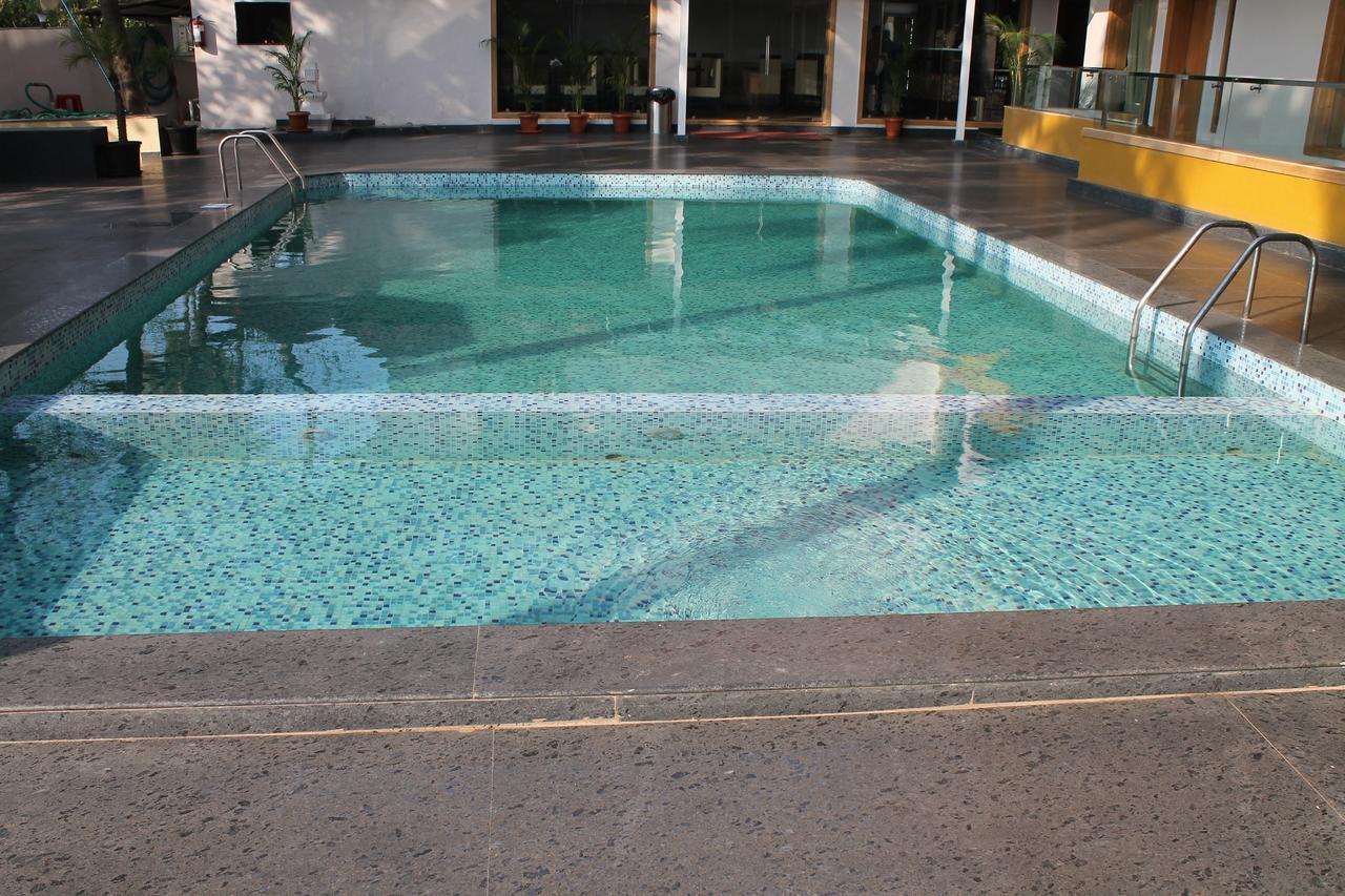 Hotel Goa Continental Arpora Ngoại thất bức ảnh