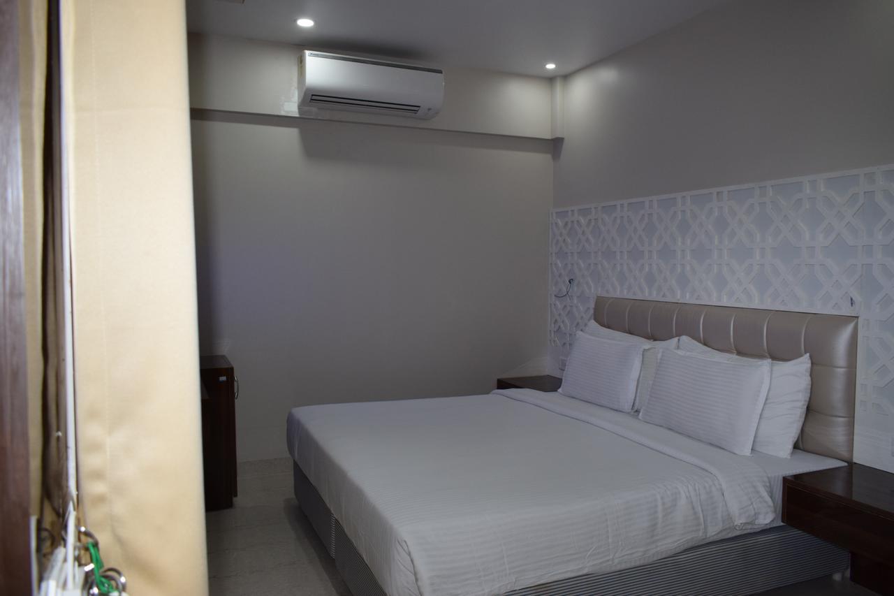 Hotel Goa Continental Arpora Ngoại thất bức ảnh